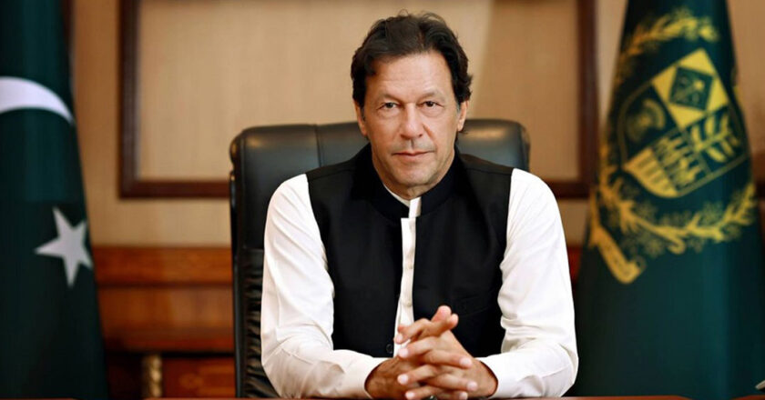 अदालतद्वारा पाकिस्तानका पुर्वप्रधानमन्त्री ईमरान खानलाई हिरासतमा राख्न आदेश