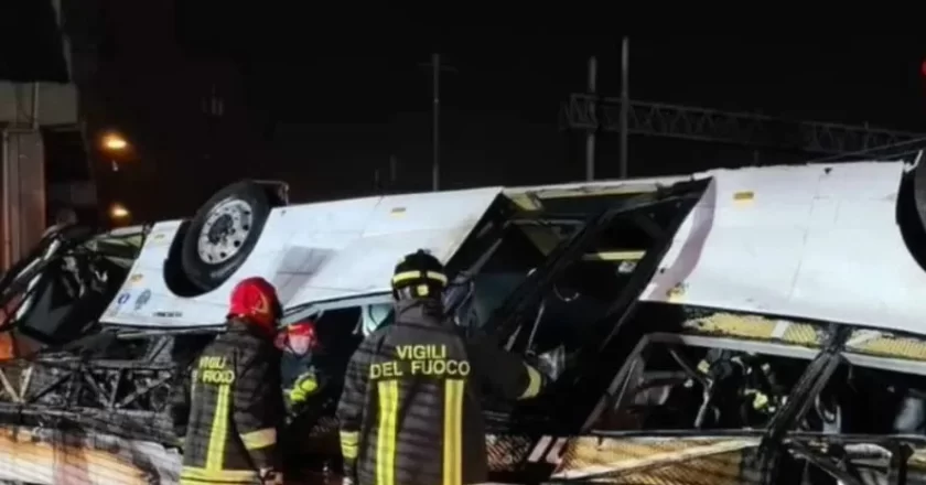 इटालीमा बस दुर्घटना हुँदा २१ जनाको मृत्यु