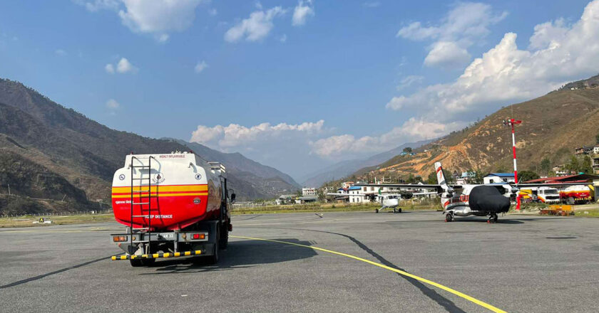 पाइलट कुटाकुट प्रकरण मन्थली विमानस्थलका प्रमुख निलम्बित