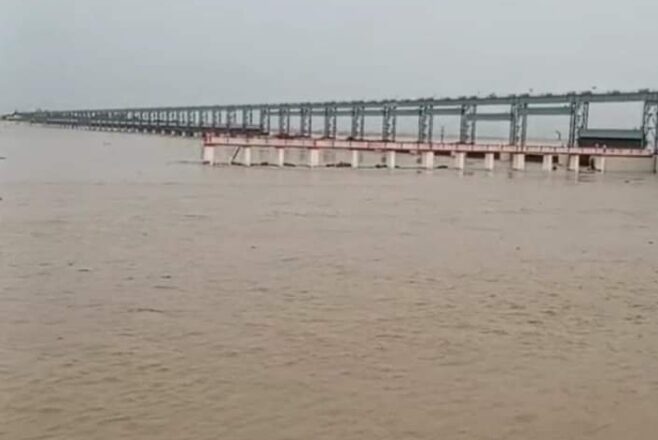 कोशी ब्यारेजका ५६ वटै ढोका खोलियाे