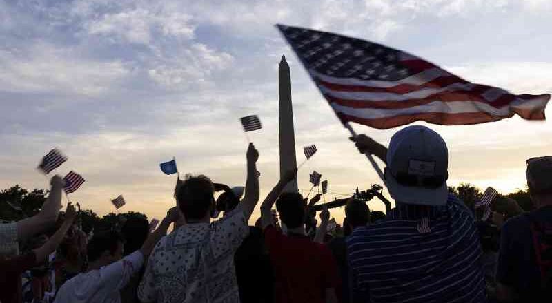 स्वतन्त्रता दिवस मनाउने क्रममा अमेरिकाका विभिन्न ठाउँमा गोलीकाण्डमा परि ३३ को मृत्यु