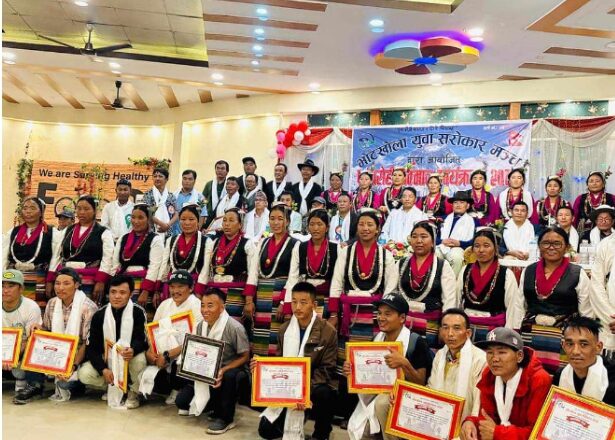 भोटखोला युवा सरोकार मञ्चले प्रख्यात हिमाल आरोहिहरुलाई गर्याे सम्मान