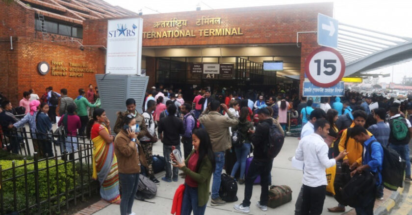 वैदेशिक रोजगारीमा जाने महिलाको सङ्ख्या पाँच वर्षमा झन्डै तेब्बरले वृद्धि