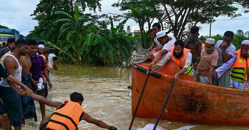 बङ्गलादेशमा बाढीका कारण दुई दर्जन बढिको मृत्यु, ५० लाख नागरिक प्रभावित