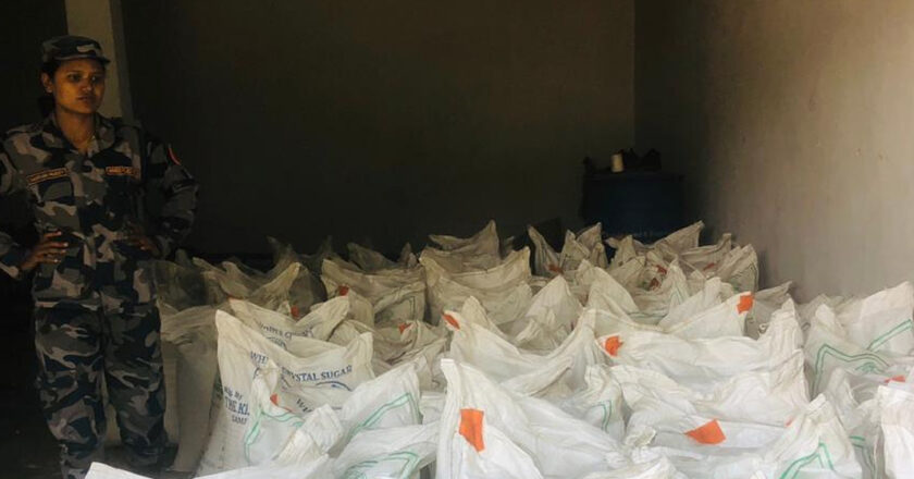 तस्करद्वारा प्रहरी र राजश्व टोलिमाथी ढुंगामुढा