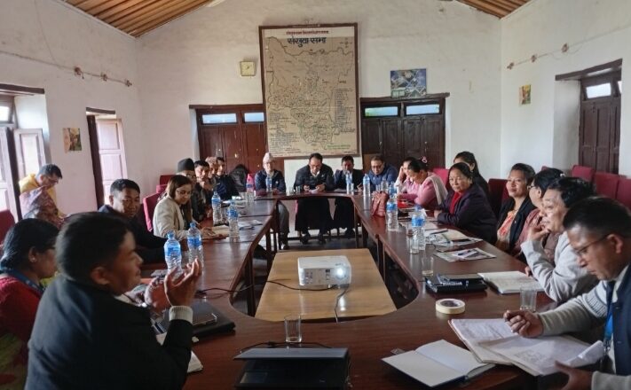 प्राकृतिक श्राेत द्वन्द रुपान्तरण केन्द्र नेपाल संखुवासभाद्वारा सराेकारवालासंग छलफल