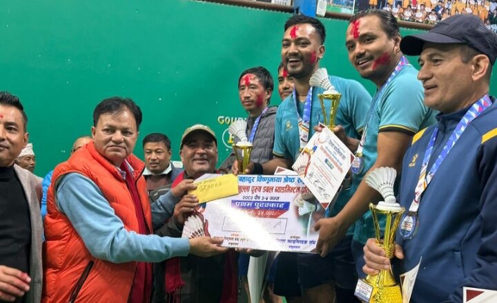 छैठौं नरबहादुर विष्णुमाया श्रेष्ठ स्मृति जिल्ला स्तरीय खुल्ला पुरुष डबल्स व्याडमिन्टनको उपाधी प्रविण र जानकीलाई