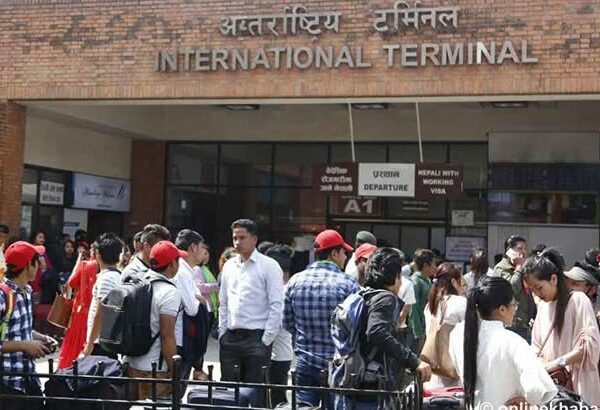 भारत जाने टिकटका यात्रु दुबई पुगेको घटनामा नेपाल एयरलाइन्सका कर्मचारी पक्राउ